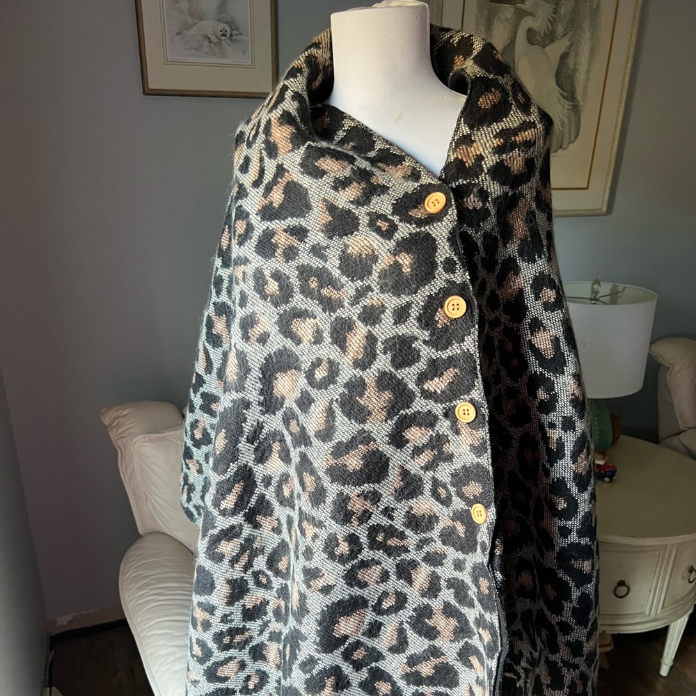 OS Women’s reversible 3-in-1 wrap